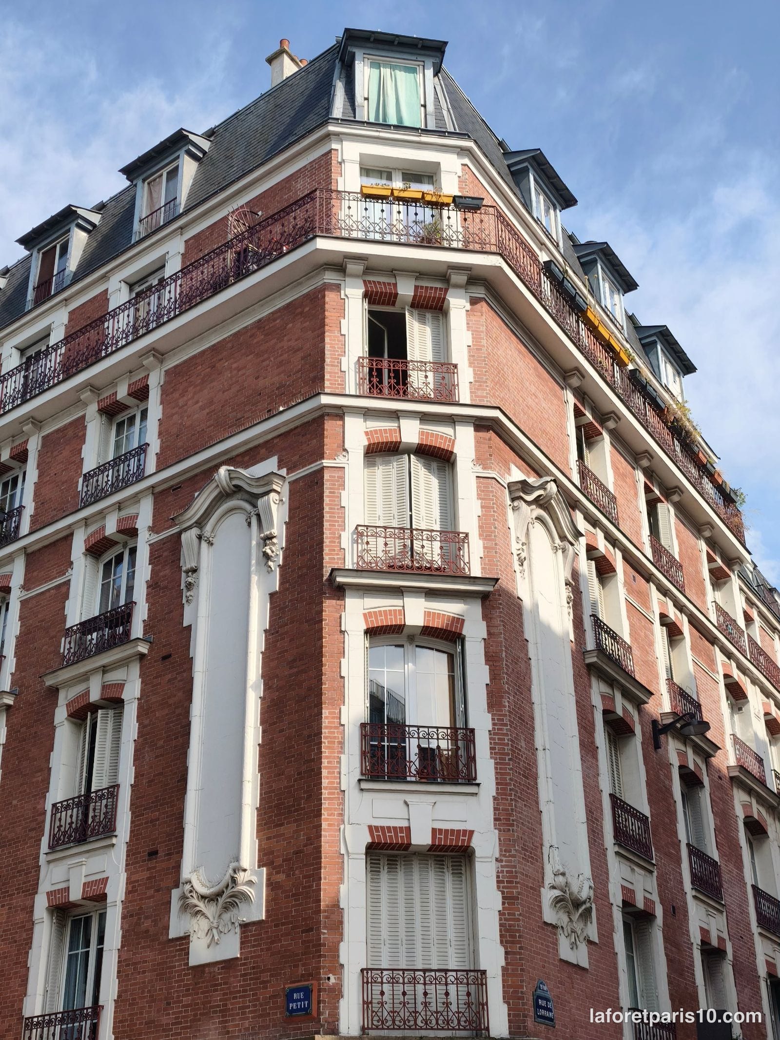 You are currently viewing 52 rue Petit, Paris 19e — immeuble post-haussmannien de 1906