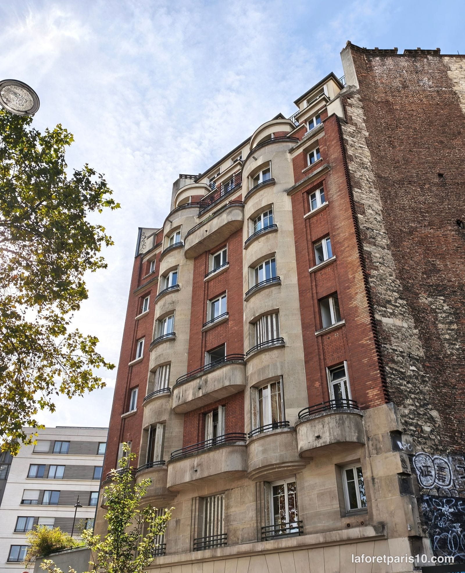 You are currently viewing 73 boulevard Sérurier, Paris 19e — immeuble de 1935 en brique et béton
