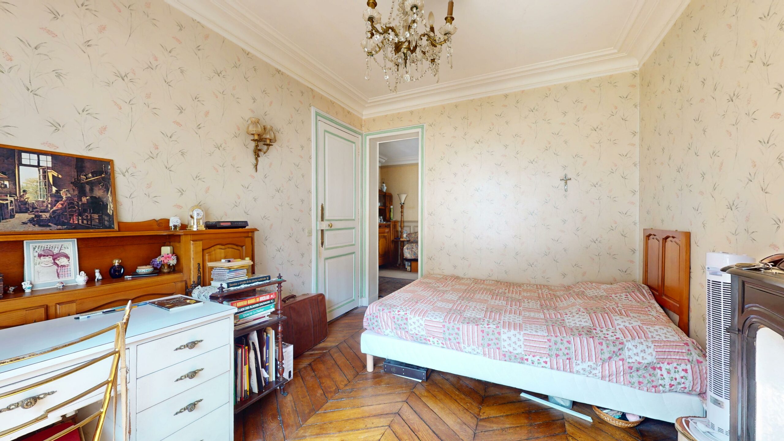 Chambre de 11,31 m² — appartement 2 pièces 39 m², rue Louis Blanc, Paris 10e