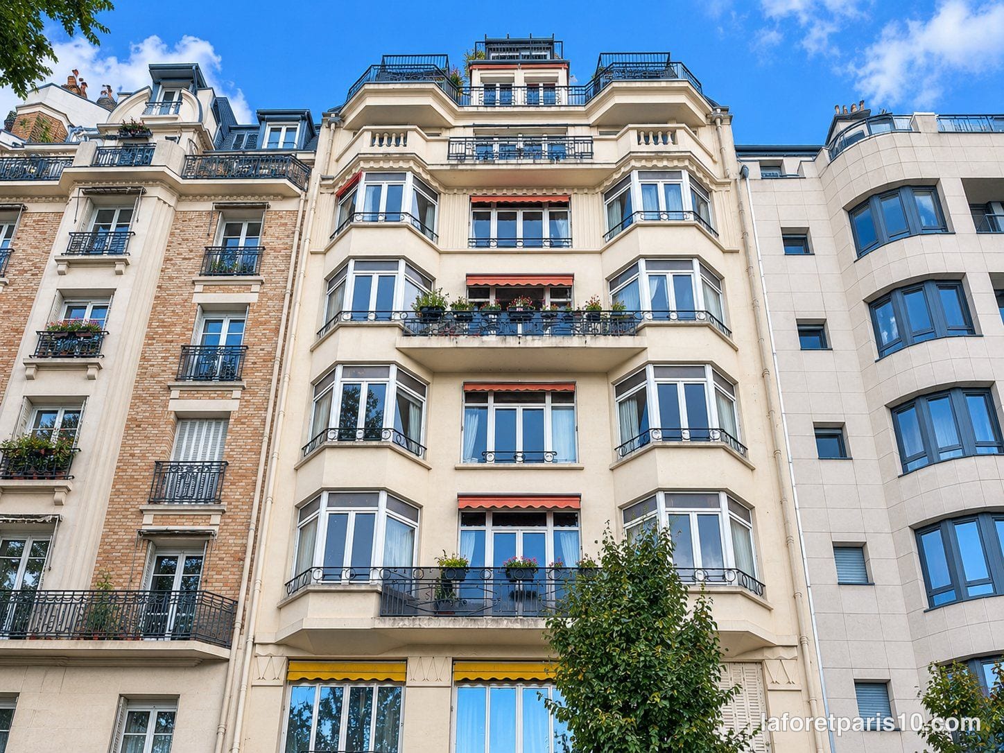 You are currently viewing 1 rue Jean Menans, Paris 19e — immeuble d&rsquo;angle de 1931 à bow-windows