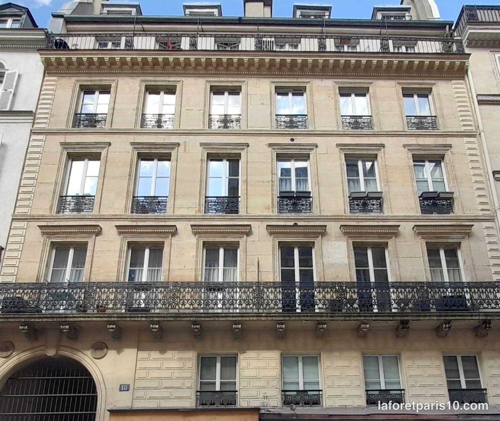 You are currently viewing 10 rue de Paradis, Paris 10e — immeuble de la Fédération française des métiers de la fourrure