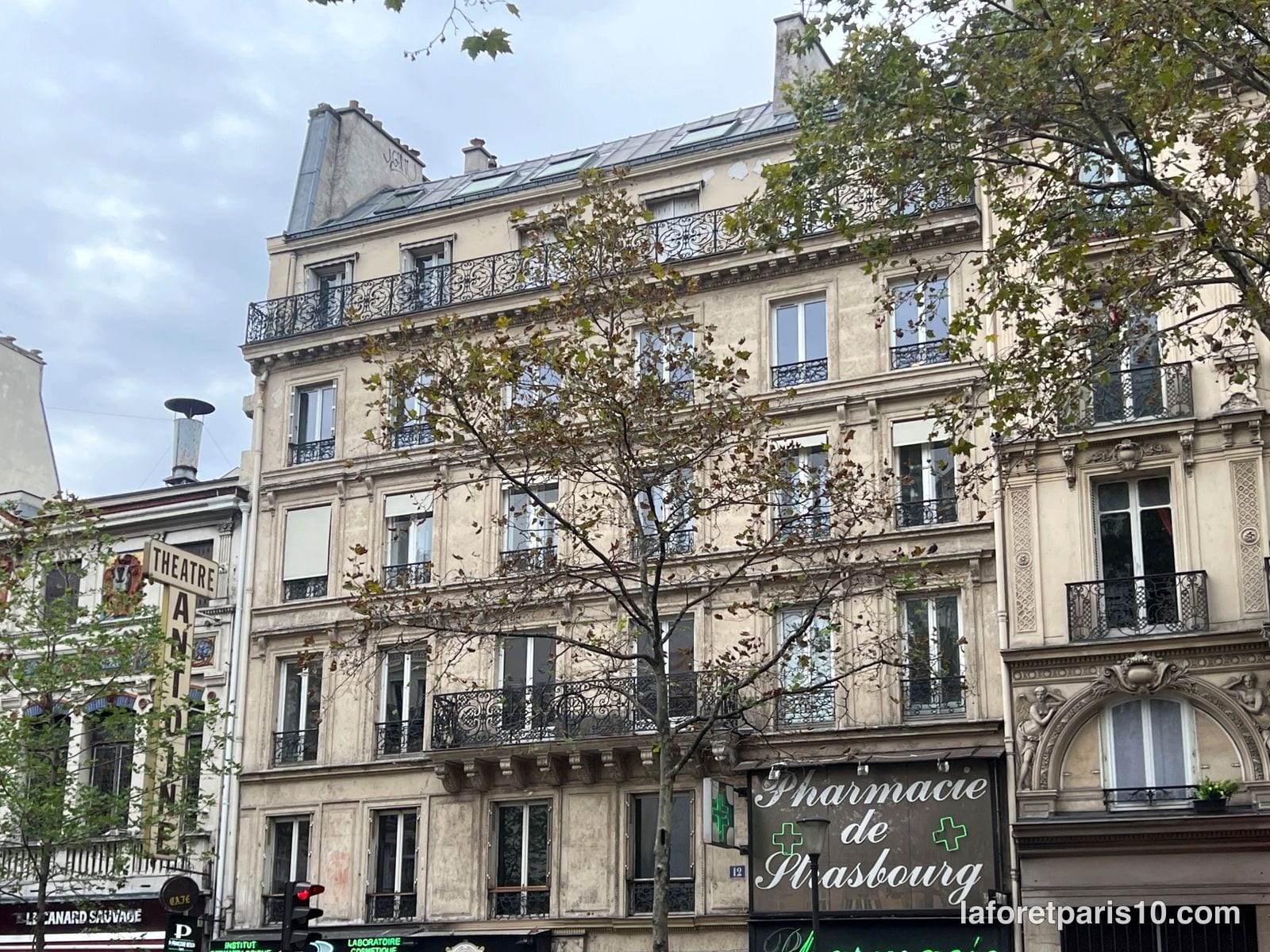 You are currently viewing 12 boulevard de Strasbourg, Paris 10e — immeuble de 1860, au-dessus de la pharmacie de Strasbourg