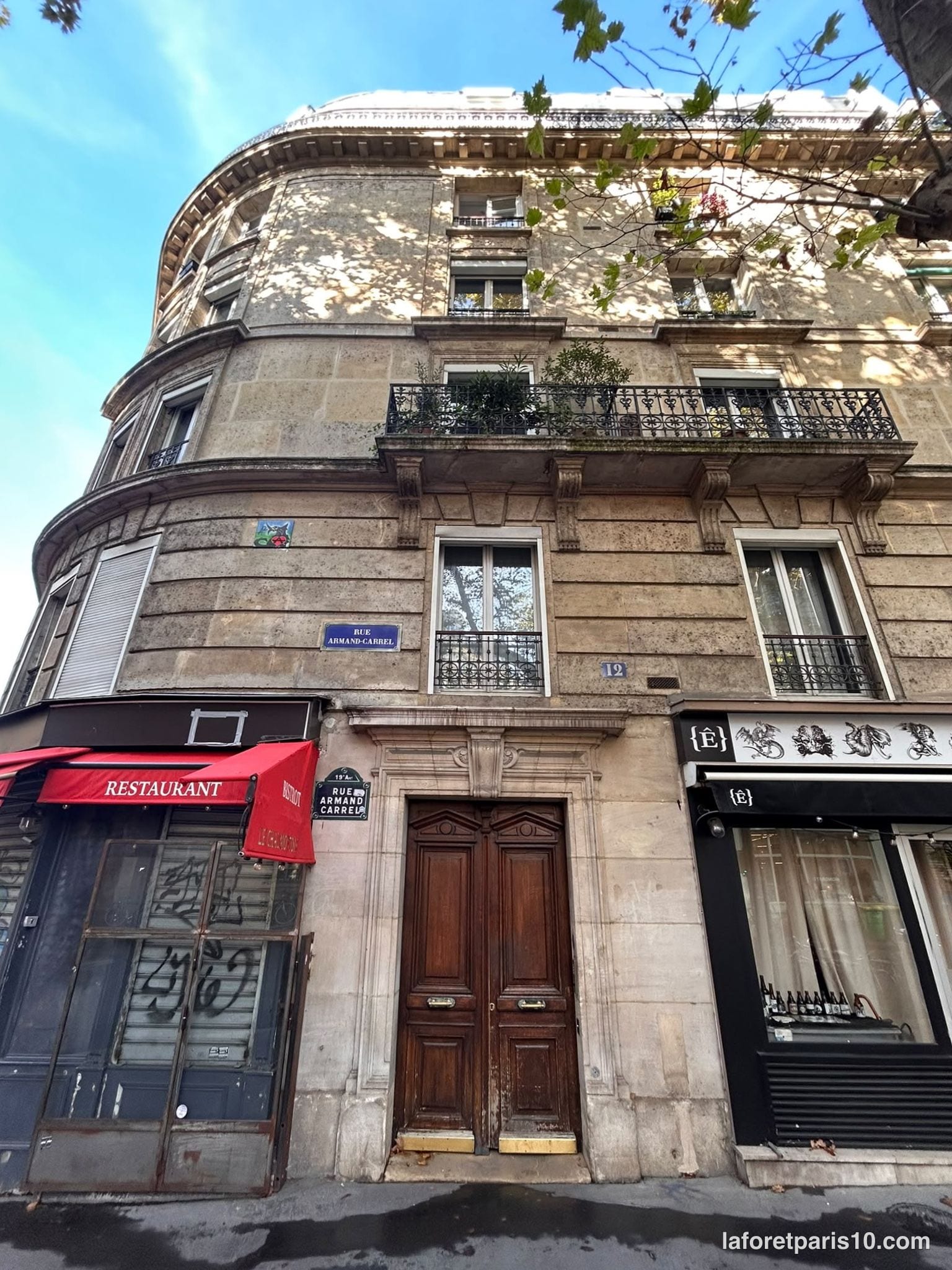 You are currently viewing 12 rue Armand Carrel, Paris 19e — immeuble d&rsquo;angle avec la rue Cavendish