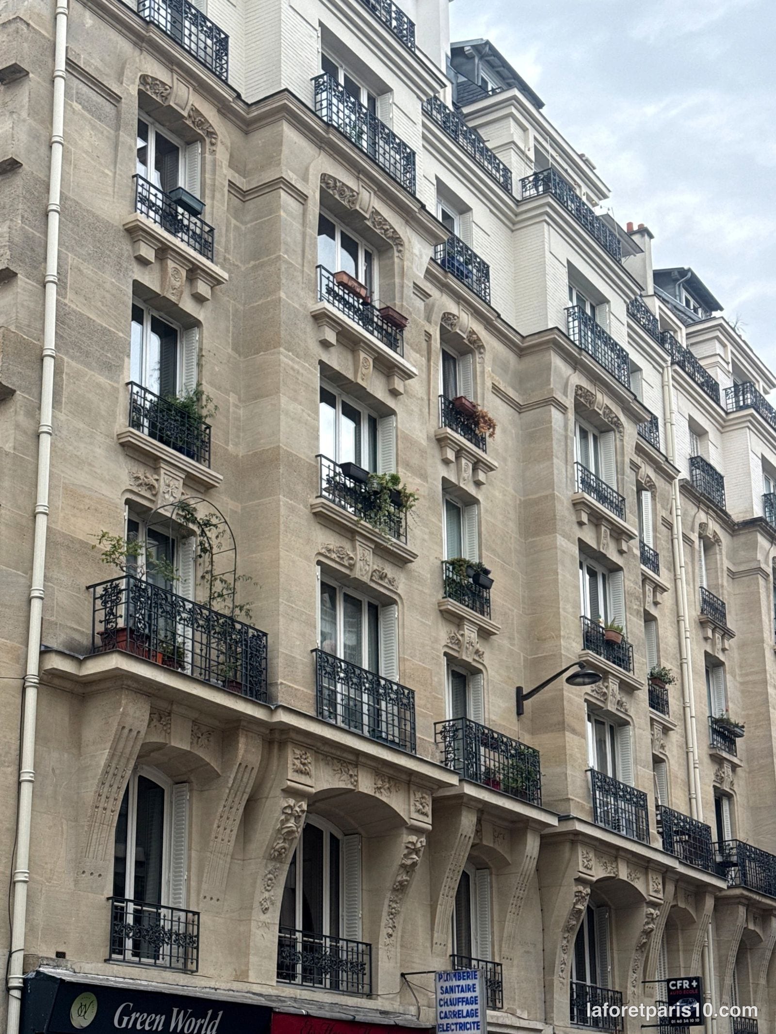 You are currently viewing 15 bis rue Alexandre Parodi, Paris 10e — immeuble de 1913 à bow-windows
