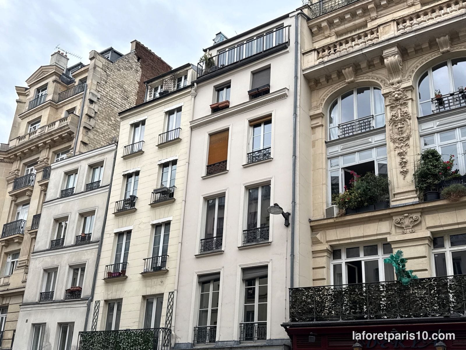 You are currently viewing 18 rue du Faubourg Saint-Denis, Paris 10e — immeuble faubourien antérieur à 1800