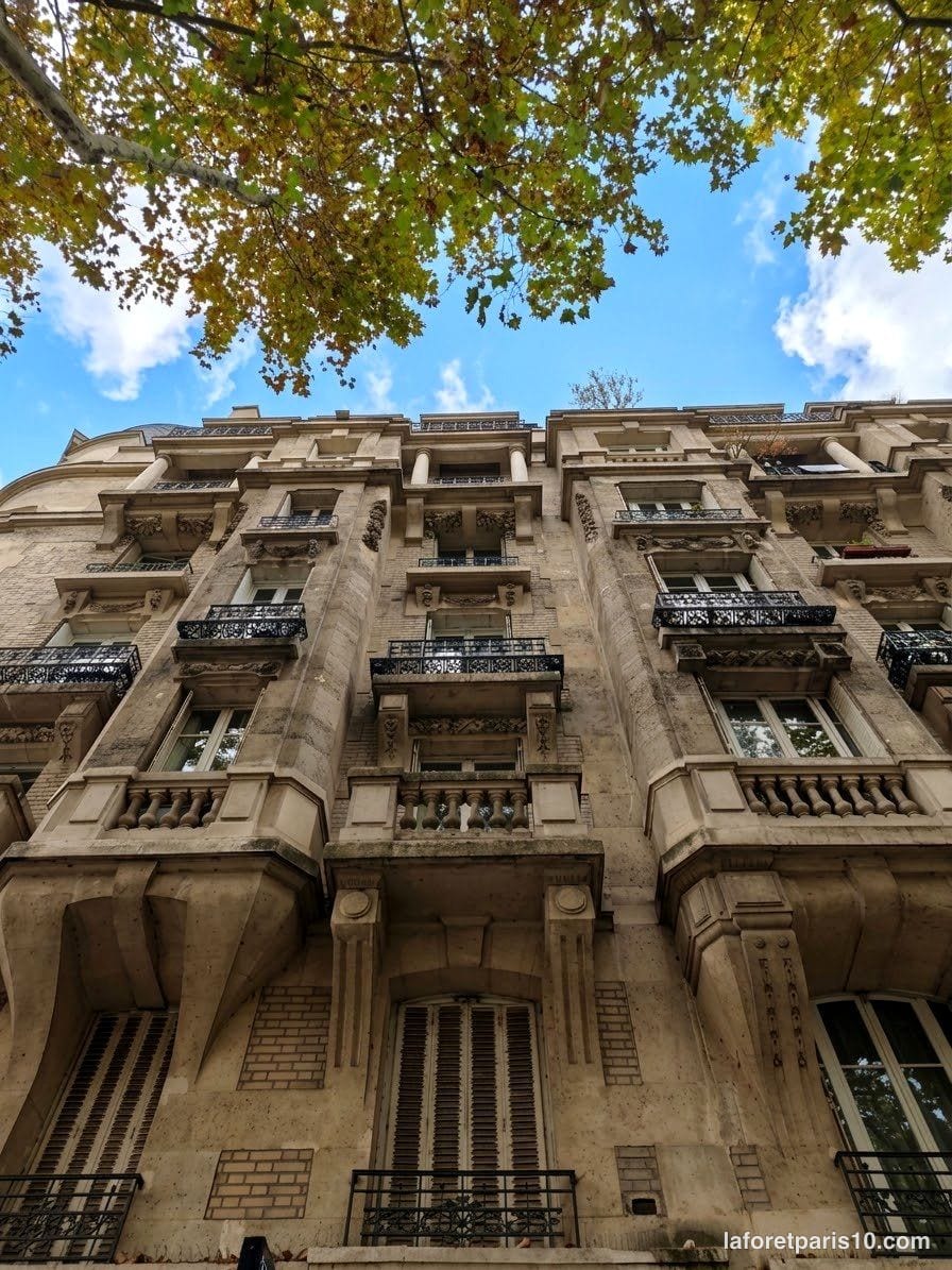 Bow-windows et balustrades de pierre du 198 avenue Jean Jaurès, Paris 19e