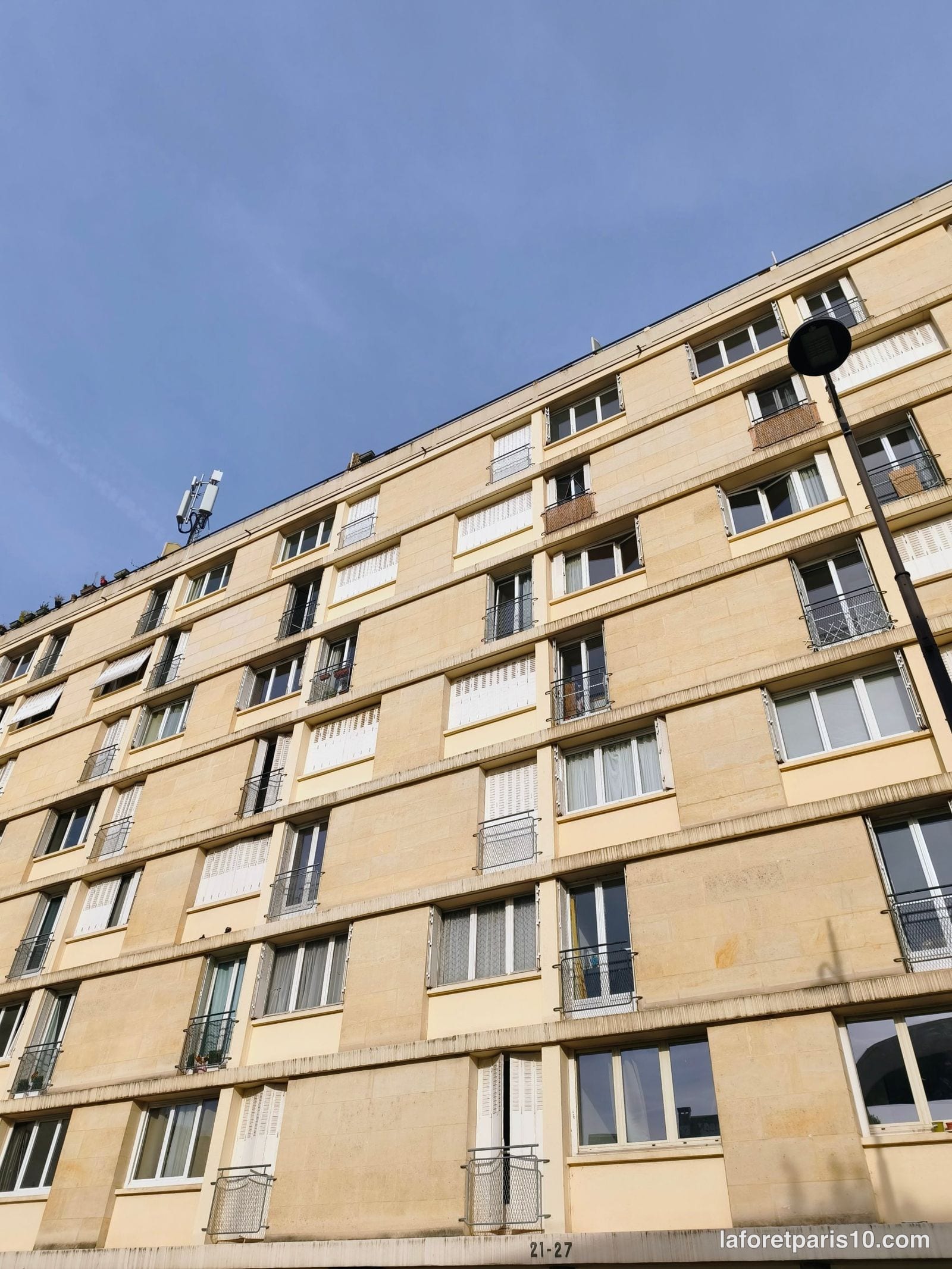 You are currently viewing 21-27 rue Tandou, Paris 19e — résidence de 1959 sur jardin