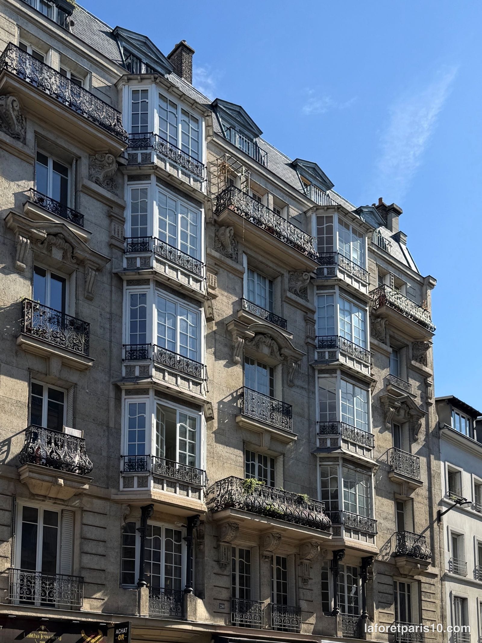 You are currently viewing 210 rue du Faubourg Saint-Denis, Paris 10e — immeuble de 1902 à bow-windows