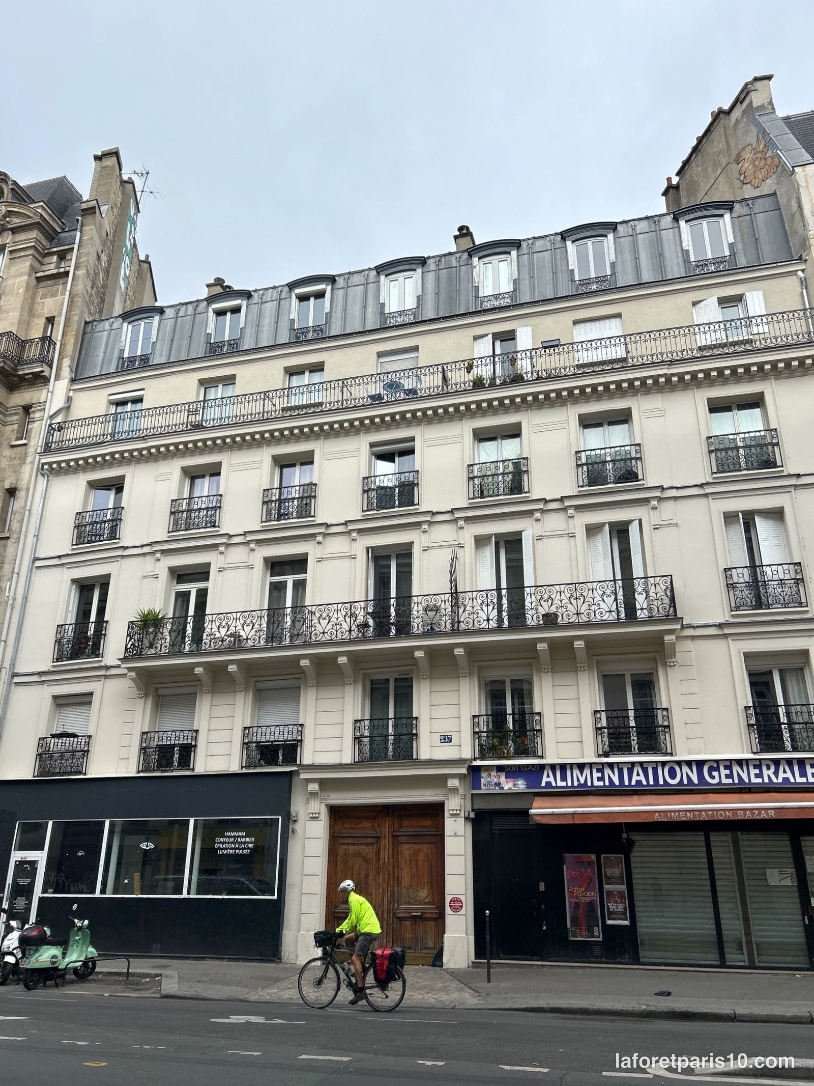 You are currently viewing 237 rue La Fayette, Paris 10e — immeuble de 1870 à porte cochère