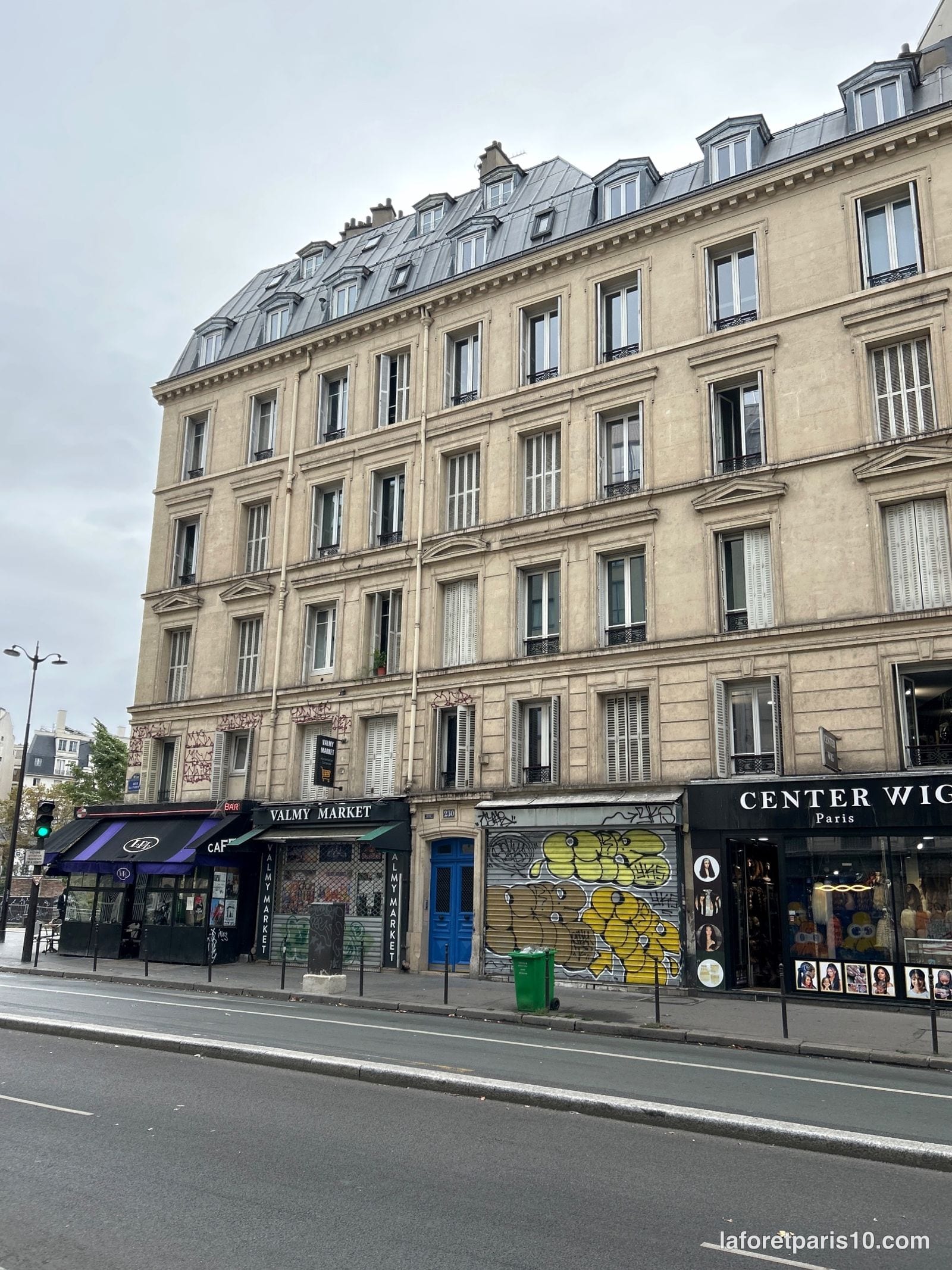 You are currently viewing 239 rue La Fayette, Paris 10e — immeuble en pierre de taille sous comble mansardé