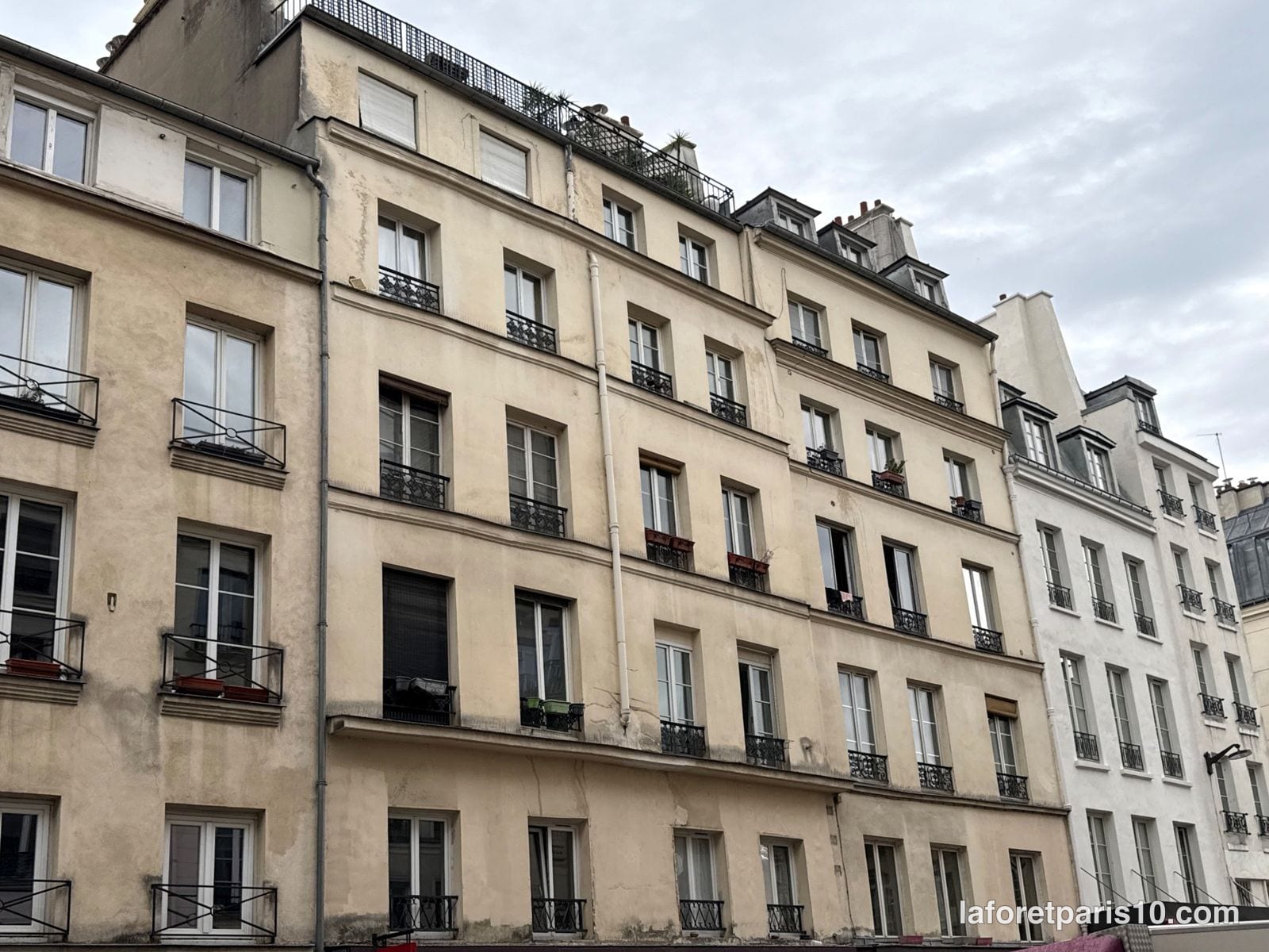 You are currently viewing 27 rue du Faubourg Saint-Denis, Paris 10e — immeuble faubourien des environs de 1800