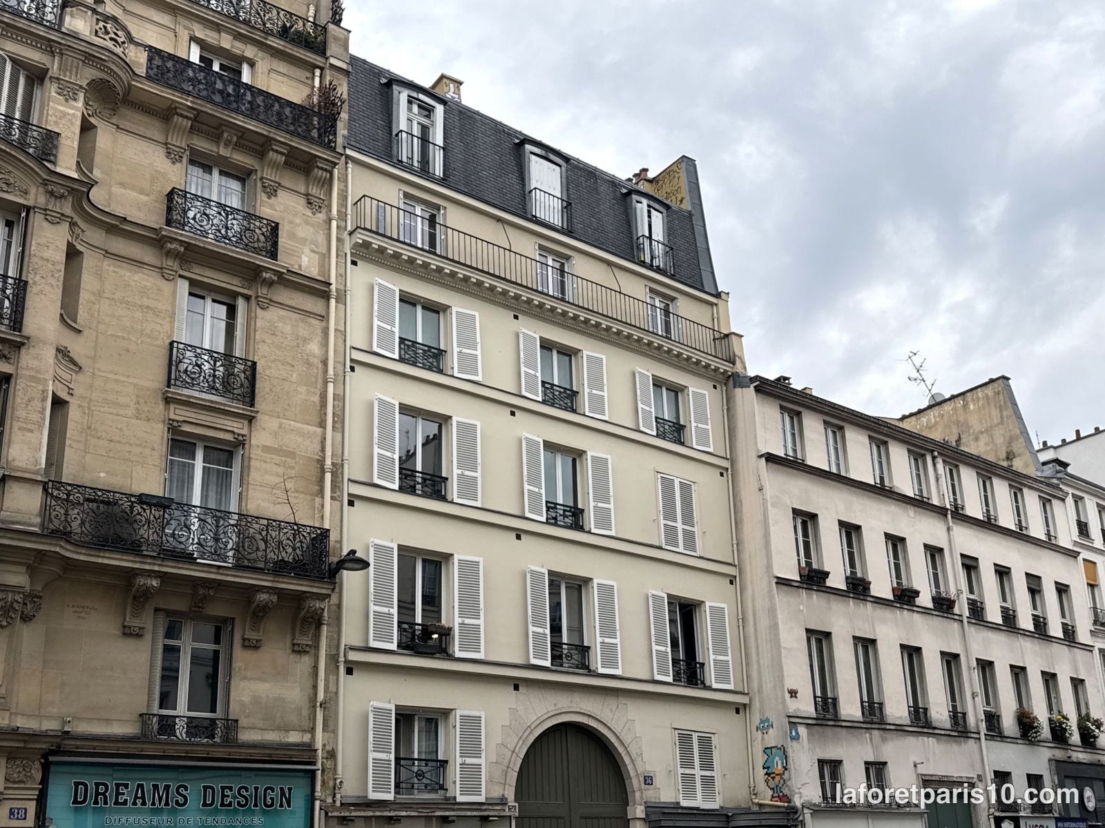 You are currently viewing 36 rue du Faubourg Saint-Martin, Paris 10e — immeuble de 1820 à porte cochère