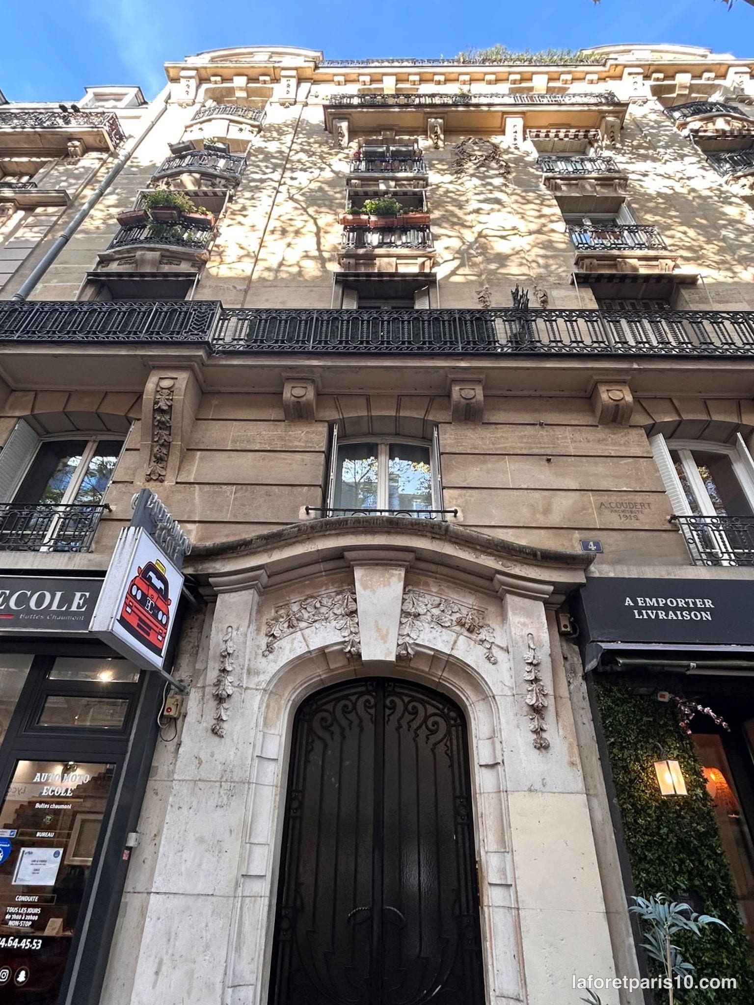 You are currently viewing 4 rue Armand Carrel, Paris 19e — immeuble à l&rsquo;entrée sculptée, près de la mairie du 19e