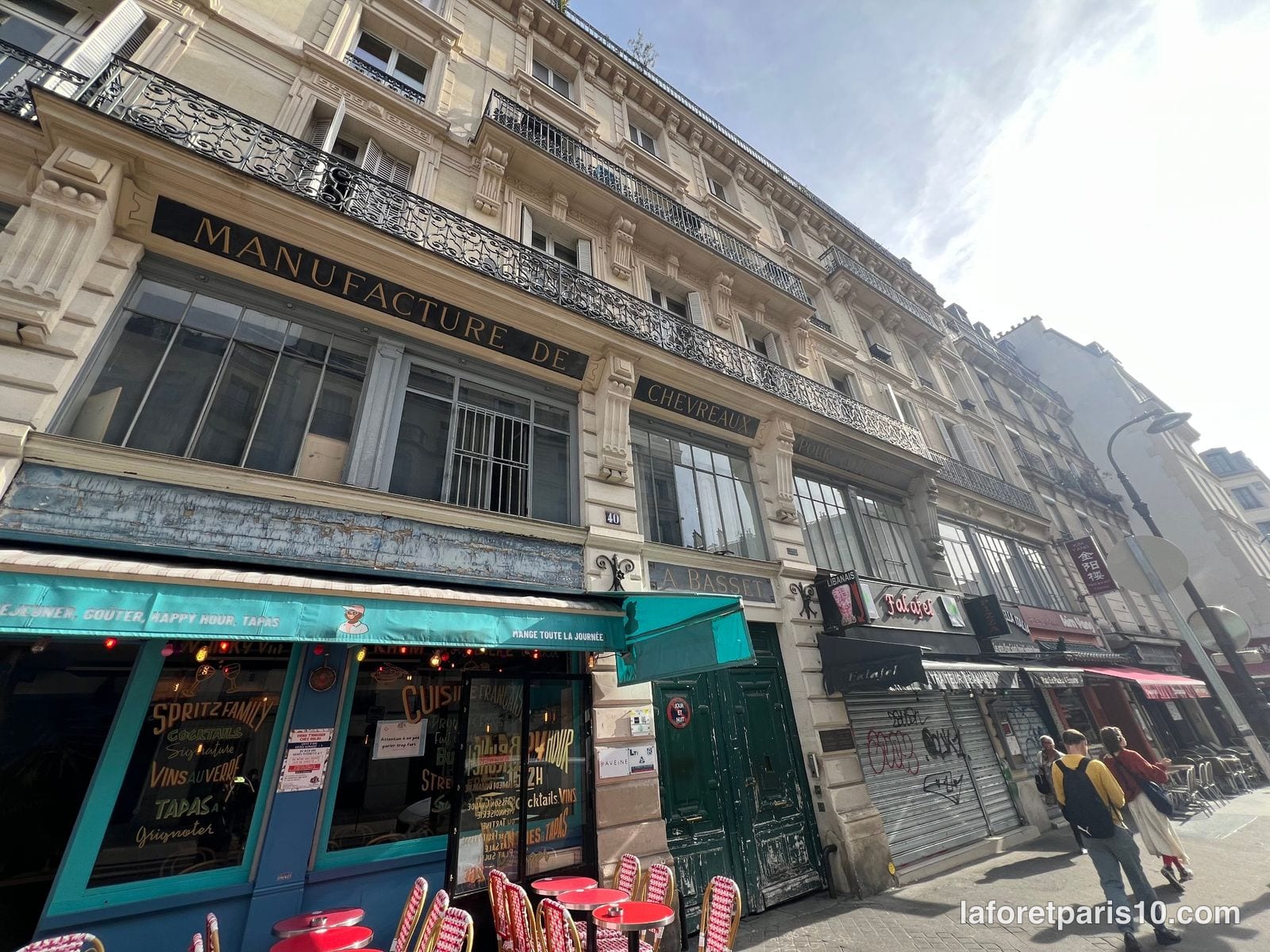 You are currently viewing 40 rue Louis Blanc, Paris 10e — immeuble à l&rsquo;enseigne « Manufacture de chevreaux »