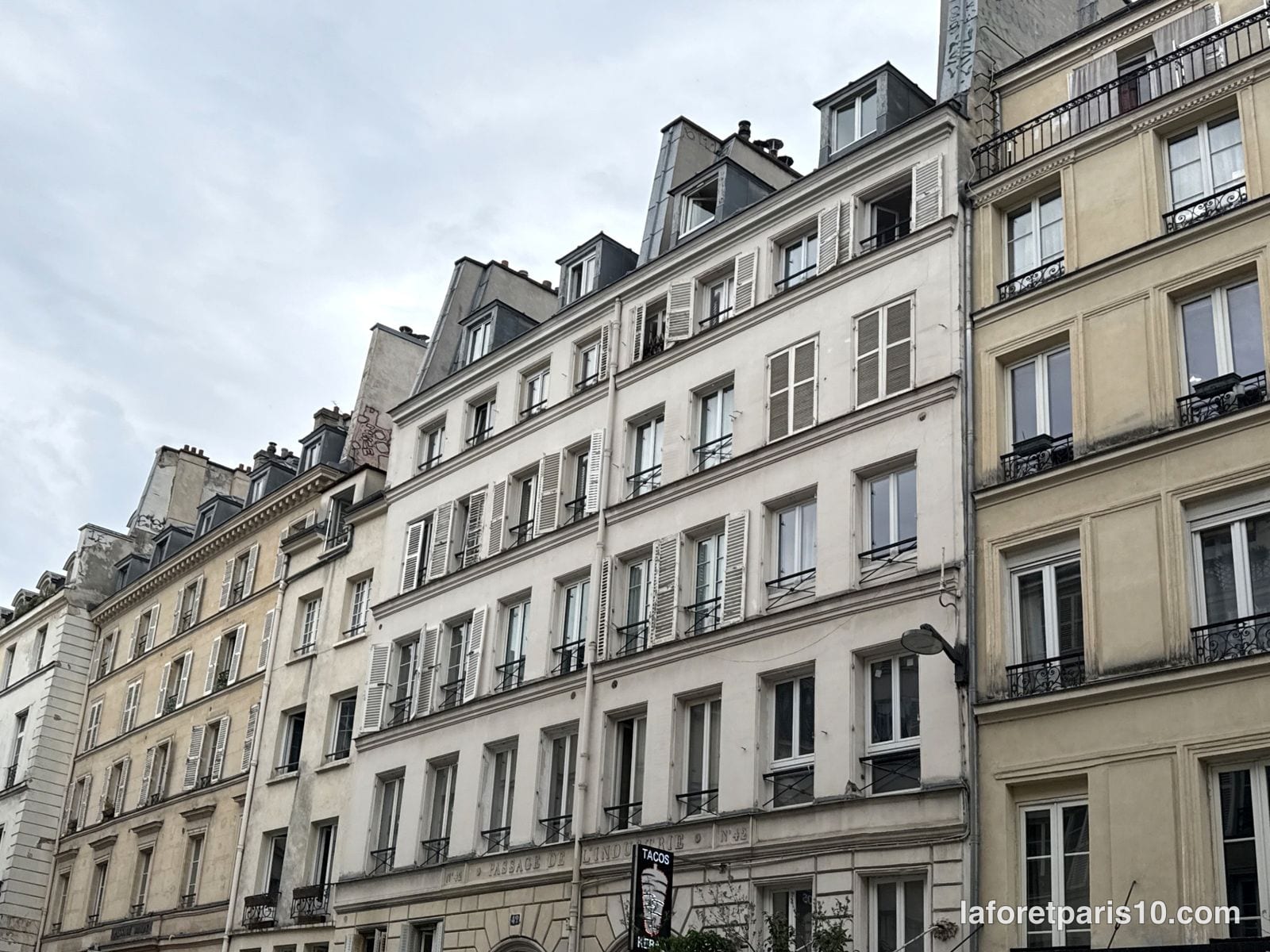You are currently viewing 42 rue du Faubourg Saint-Denis, Paris 10e — immeuble du passage de l&rsquo;Industrie