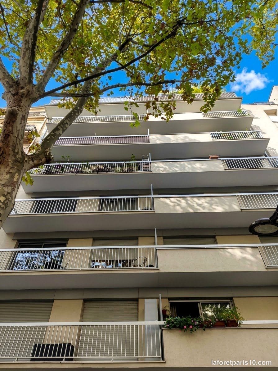 You are currently viewing 50 avenue Jean Jaurès, Paris 19e — immeuble de 1981 à balcons filants