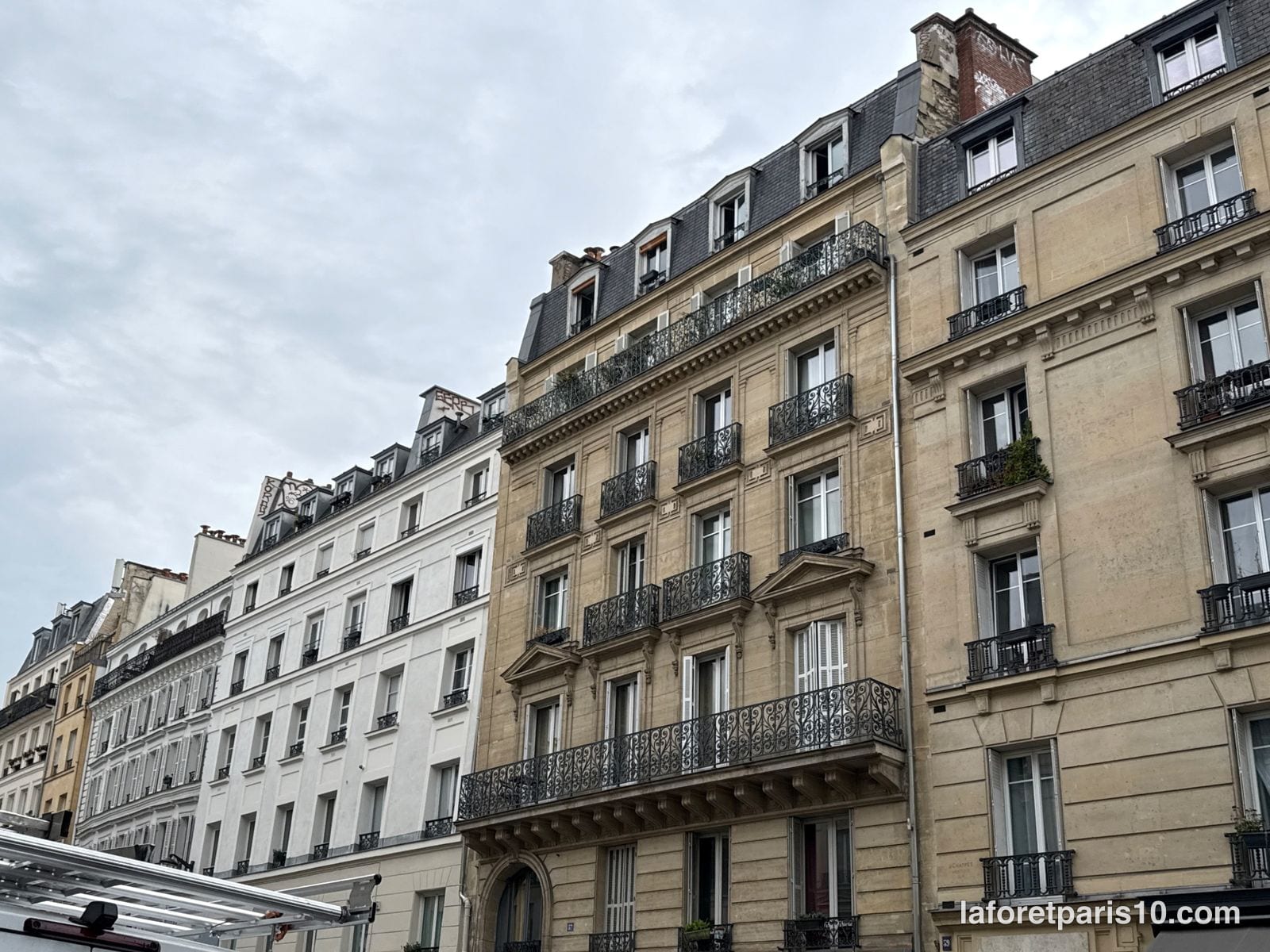 You are currently viewing 57 rue du Faubourg Saint-Martin, Paris 10e — immeuble des environs de 1900