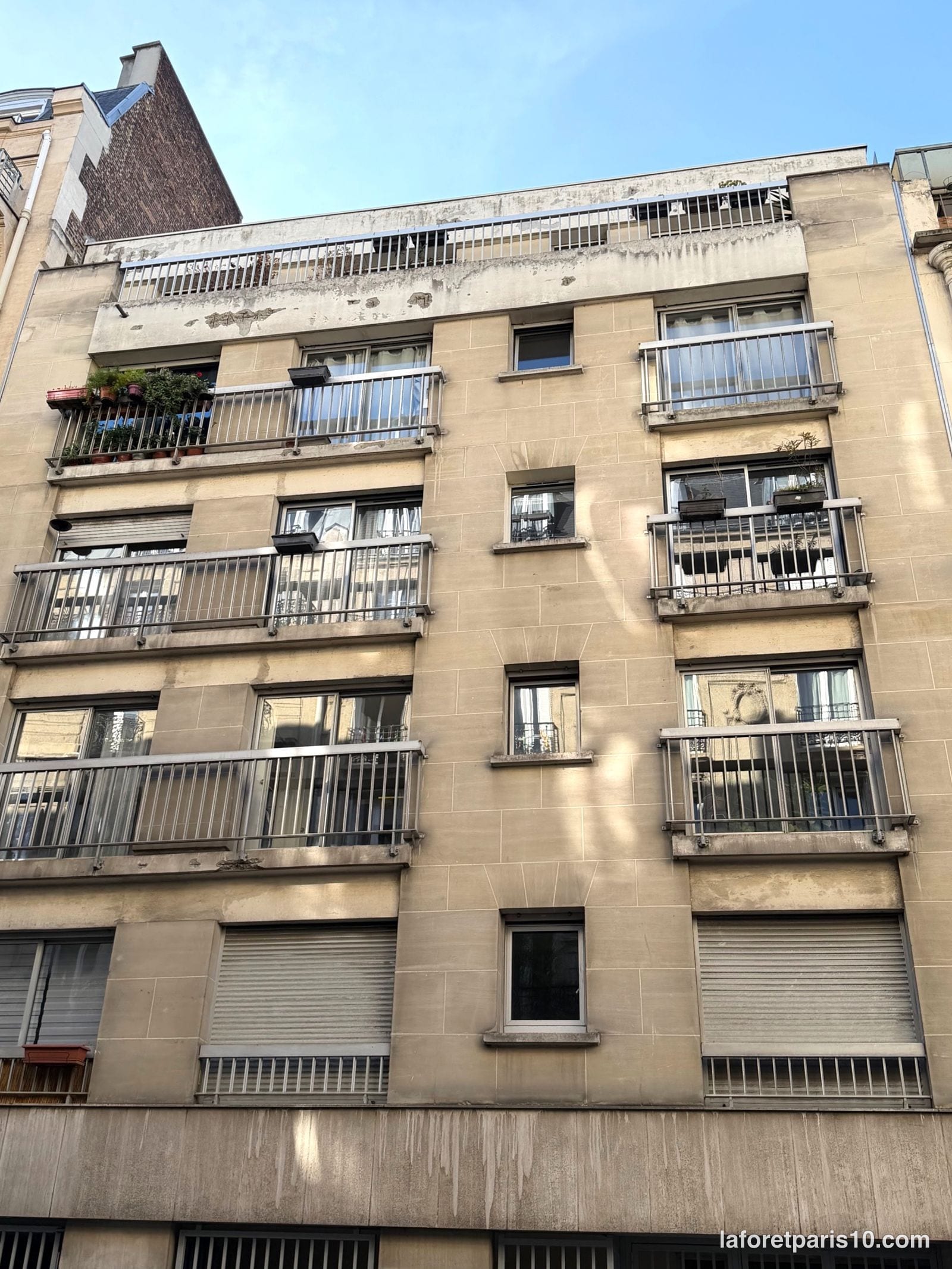 You are currently viewing 7 rue Cavendish, Paris 19e — immeuble des années 1980 à loggias