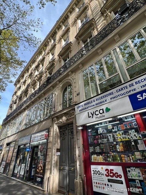 You are currently viewing 72 rue Louis Blanc, Paris 10e — immeuble de 1880 à l&rsquo;angle du boulevard de la Chapelle
